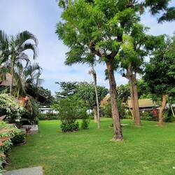 Notre diving resort au bord de l'eau...on est les seuls clients