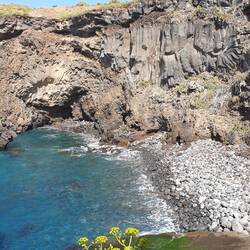 Bei einem weiteren Spaziergang auf dem Küstenpfad machten wir einen kleinen Abstecher in diese schöne Bucht.