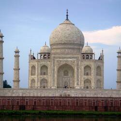 Taj Mahal bei Sonnenaufgang