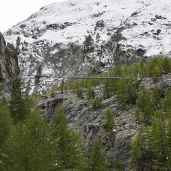 Furi Hängebrücke von der Gornerschlucht aus gesehen