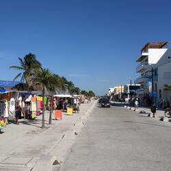 Strandstrasse, am nächsten Tag gesperrt und leer.