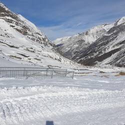 Blick hinunter ins Saastal