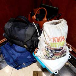 My stuff for 3 days!lol I don't want to carry all my luggage lol