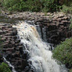 Giant stones - Dip Falls