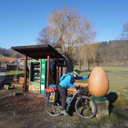 Jetzt bräuchten wir für das XXL-Spiegelei nur noch die richtige Pfanne