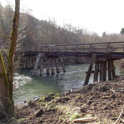 Historische Pfahljochbrücke aus dem 13. Jahrhundert
