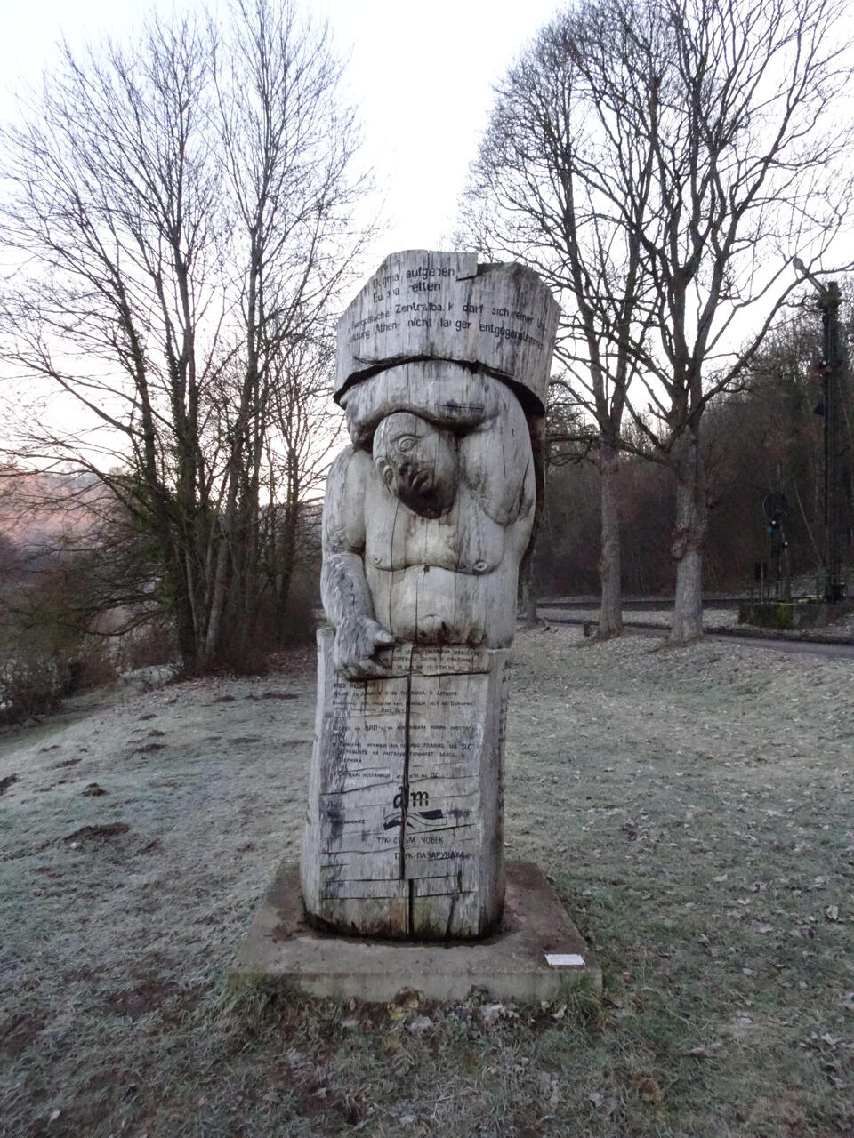 Kunstwerk am Neckar