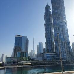 Ausblick auf den Burj Khalifa über den Creek hinweg