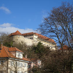 Blick hinauf zum Schloss Hohentübingen