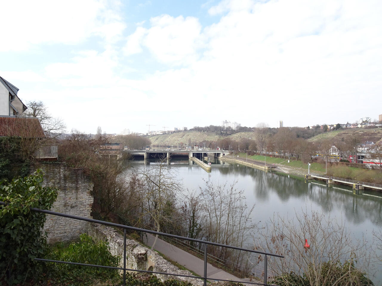 Blick zurück auf die Schleuse Hofen