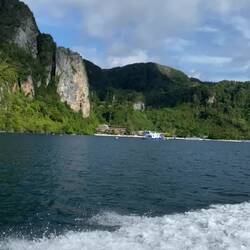 Wir reisen mit dem Boot ab und es geht jetzt nach Phuket