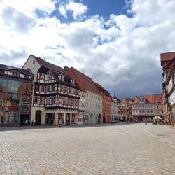 Marktplatz mit Rathaus