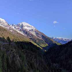 Auf den Gipfeln lag noch ordentlich viel Schnee