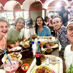 Dinner with new friends from México and Italy :)