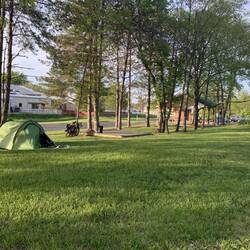 Kostenloses Campingglück direkt am Wegesrand