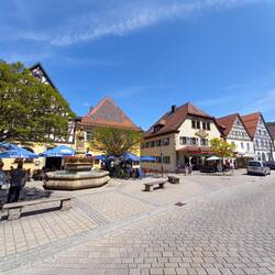 Marktplatz Pottenstein-Einkehr in ein Cafe