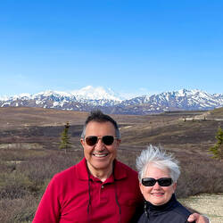 Photo op @ Primrose Ridge ... with Denali as a backdrop — Park Road ... Denali NP, AK.