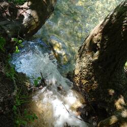 Hier stürzt der Bach ...