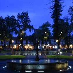 Stadtpark mit Monumento a Vasco de Quiroga