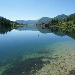Direkt auf dem Weg kamen wir am glasklaren Pillersee vorbei
