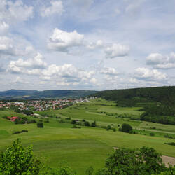 Blick vom Hohenkarpfen entlang des Albtraufs in nordlicher Richtung
