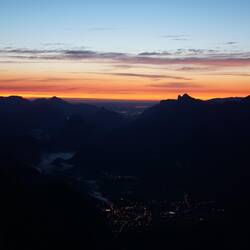 Sonnenaufgang aus unserem Hüttenfenster