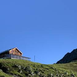 Tuxer-Joch-Haus (2310m)