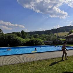 Mit dazugehörigem "Basen"