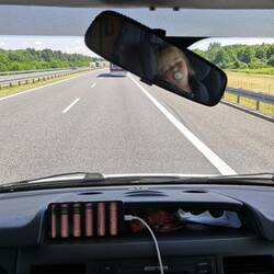 Schläft sich ganz gut auf den vorderen Plätzen 😴😃