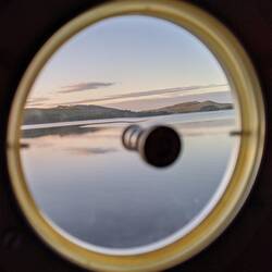 Letzter Blick aus dem Fenster vor dem Einschlafen