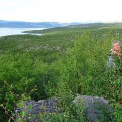Nicole versteckt sich im Grünen ...