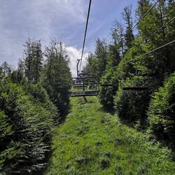 Auf geht's mit dem Sessellift auf 974m