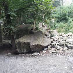 Ein alter Felssturz am Aufstieg zum Drachenfels!