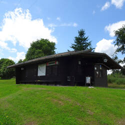 Loipenhaus auf der Hochebene