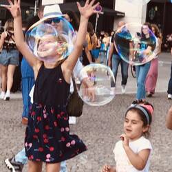 Mit Seifenblasen tanzen