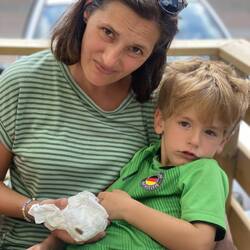 Armer Patient - der Bienenstich tat weh