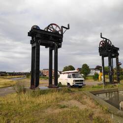 Parkplatz zwischen den Fährhafen Resten