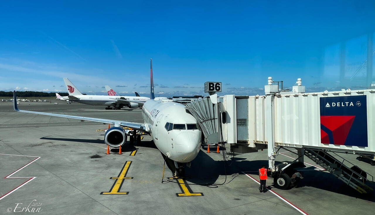 A Boeing 737 is going to take us from Anchorage to SeaTac - Ted Stevens International Airport, AK