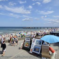 Strandpromenade mit Seebrücke