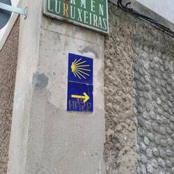 It's easy: you just follow the signs.