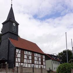 In Andelshausen trifft sich der Weg "Lange Rhön" und "Kuppenrhön"