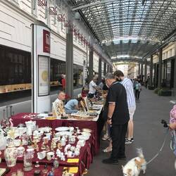 Un petit marché aux puces dans Vienne