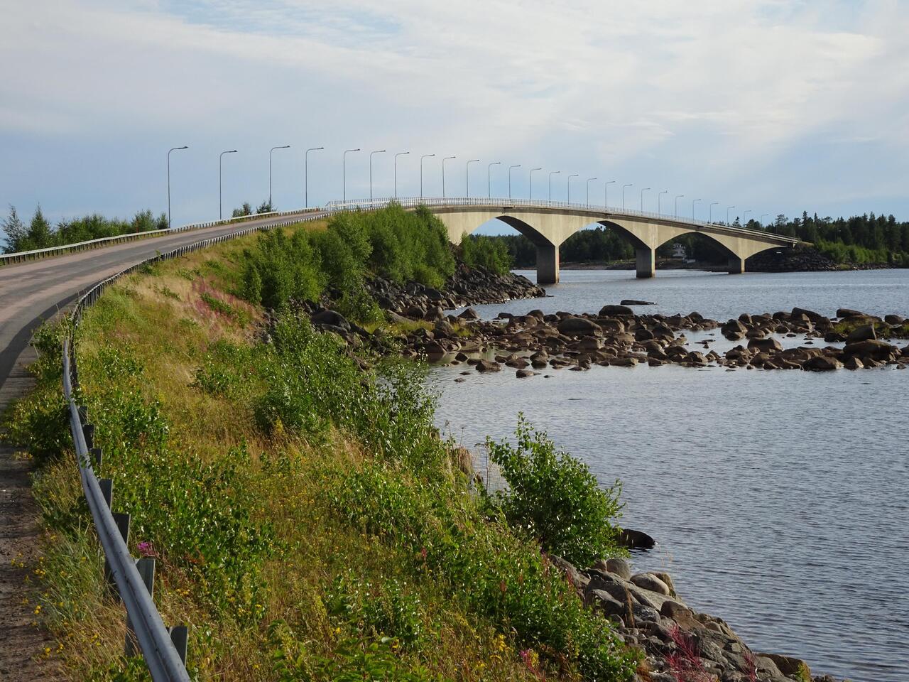 Brücke nach Seskarö