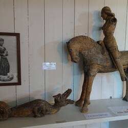 Die Holzfiguren aus dem Mittelalter