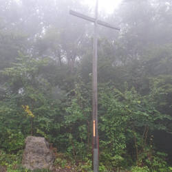 Gipfelkreuz am Aussichtspunkt Boßler