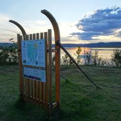 Infotafeln am Schlitten