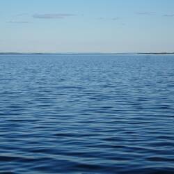 Von hier aus sieht der Inarisee geradezu endlos aus (ist er ja auch fast).