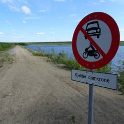 Kfz sind verboten, mit dem Rad ist es anstrengend im tiefen Sand