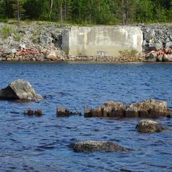 Hier stand auch mal eine Brücke.