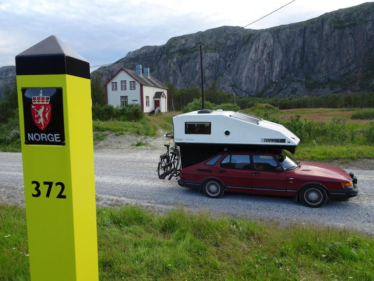 Das Gebäude hinter Grenzpfahl Nr. 372 ist ...